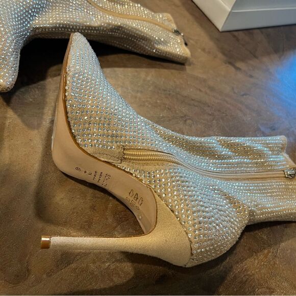 Schutz Sybil nude studded booties size 7 - Picture 5 of 13